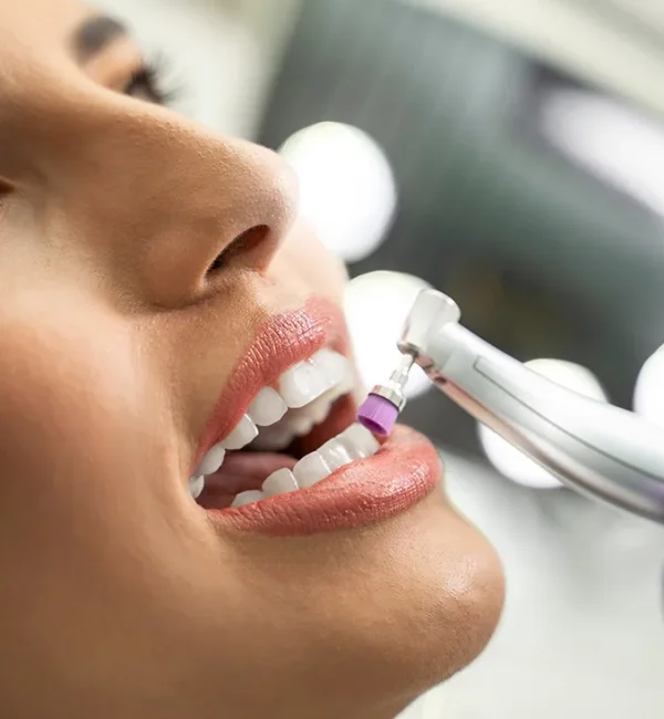 69de67b847c9a80a7f42e82a_service-thumbnail-cleaning-hygiene