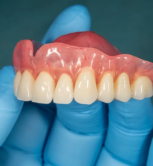 69de67c647c9a80a7f42ec30_service-thumbnail-dentures